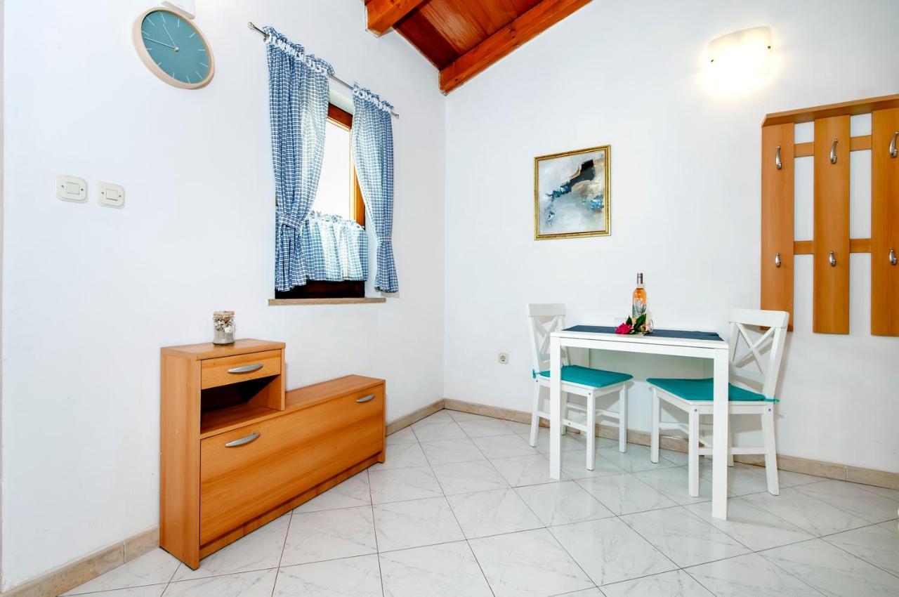Apartman Near Beach Pelagic Sea View Rovinj Ngoại thất bức ảnh